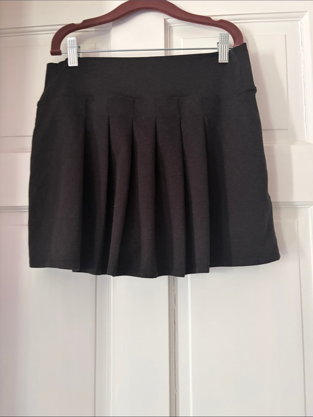 Vuori Black Heathered Athletic Skort - Picture 2 of 2